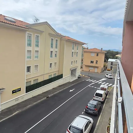 Ac With Balcony In Saint-raphael Apartamento