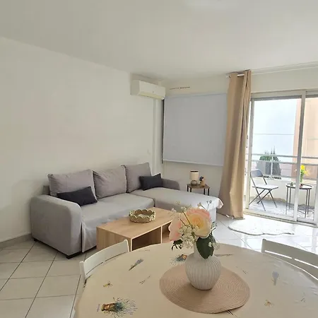 Ac With Balcony In Saint-raphael Saint-Raphaël